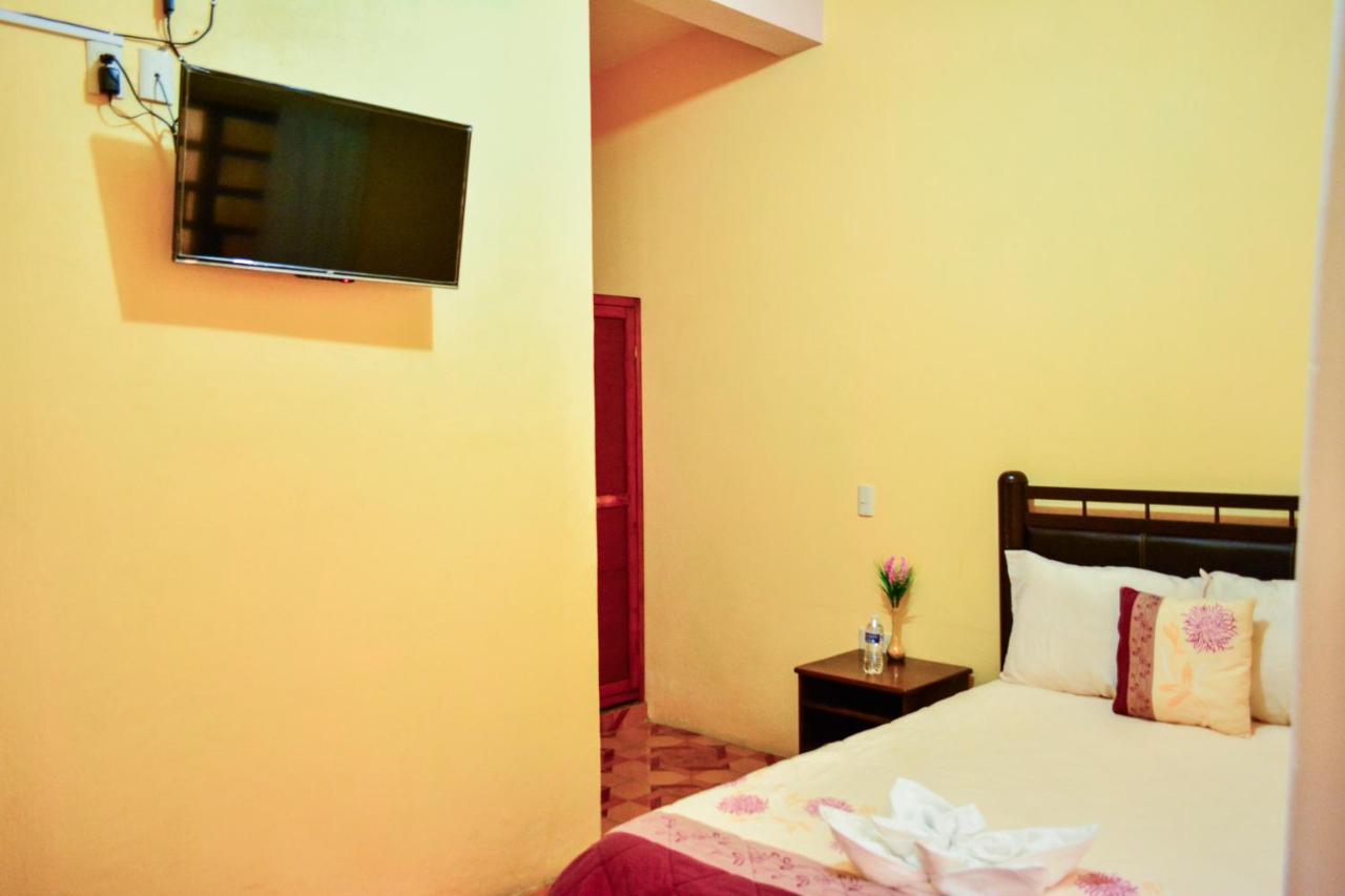 Hotel Edelmira Comitan de Dominguez Esterno foto