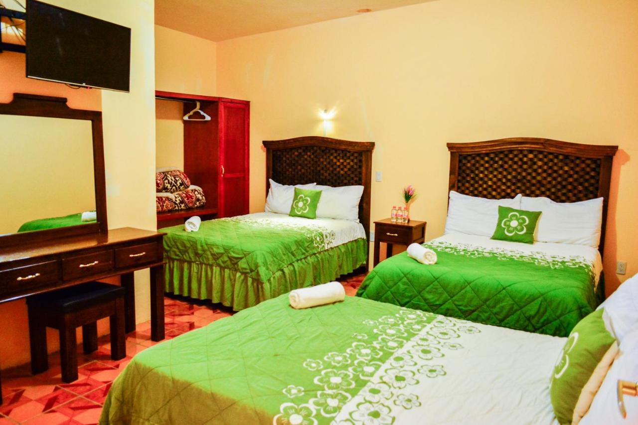 Hotel Edelmira Comitan de Dominguez Esterno foto